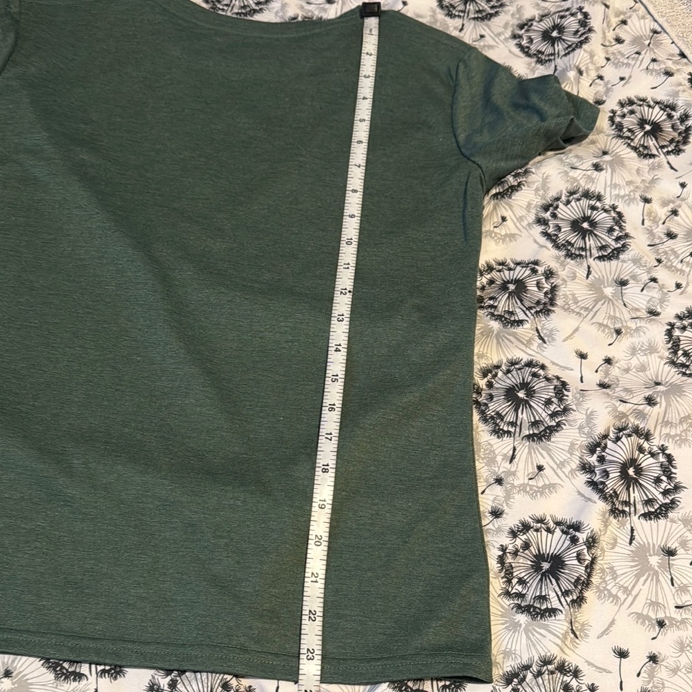SHEIN || NWOT “Free Hugs” Tee (M) - Picture 9 of 9